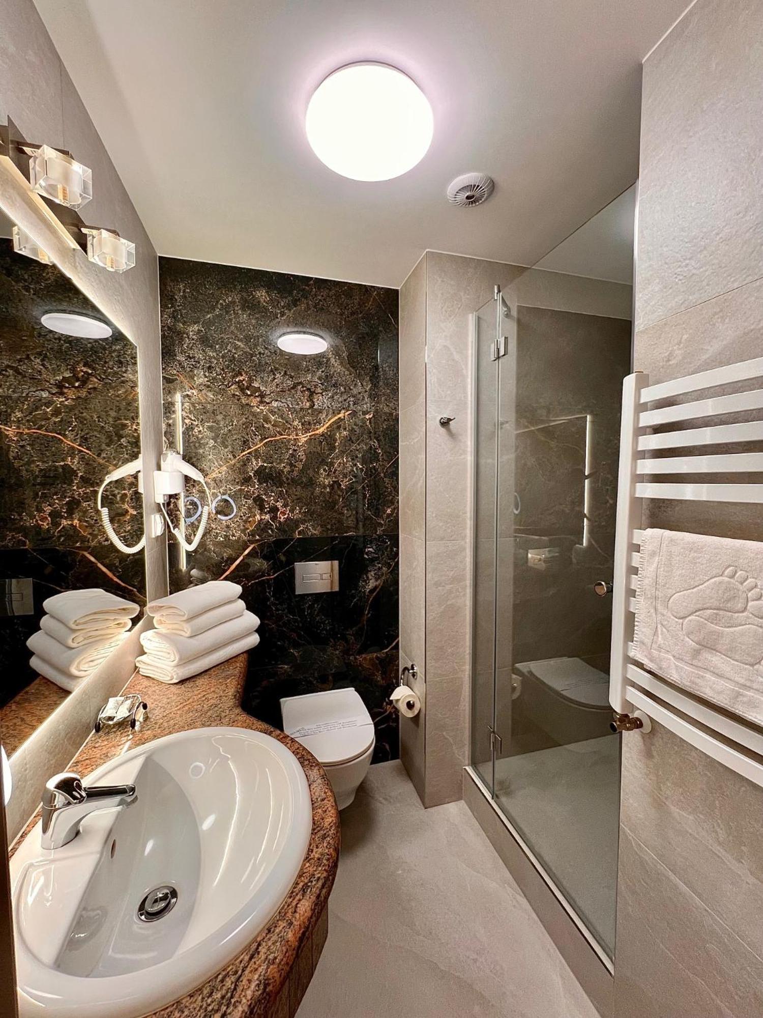 Papuga Park Hotel Wellness Marrakesz & Spa Bielsko-Biała Extérieur photo